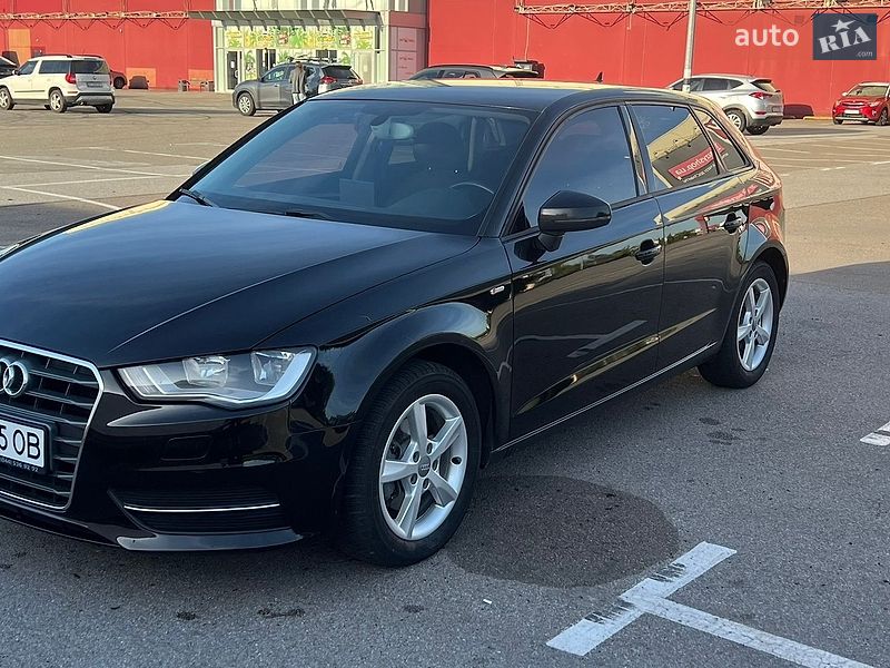 Хэтчбек Audi A3 2014 в Киеве
