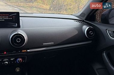 Седан Audi A3 2017 в Львове