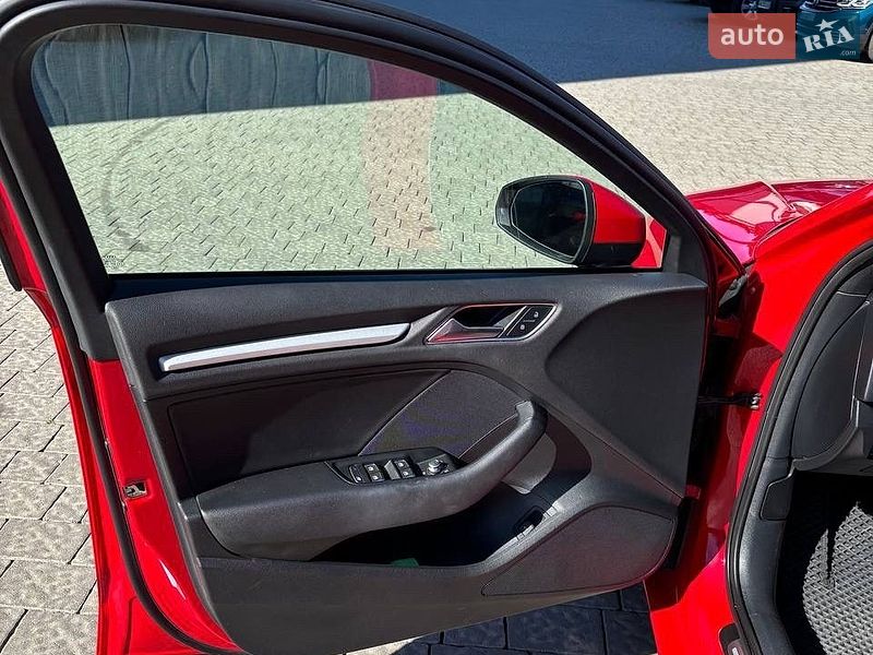 Седан Audi A3 2017 в Ужгороді