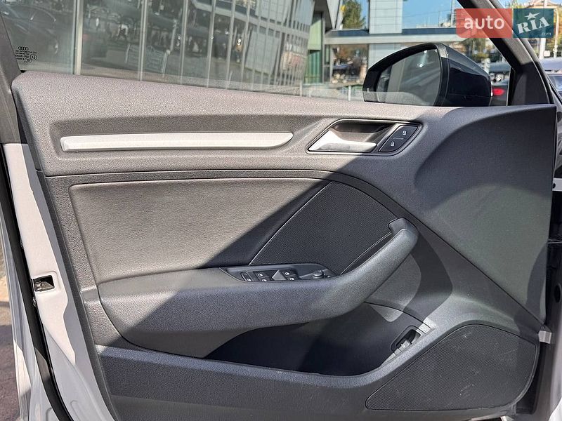 Седан Audi A3 2015 в Киеве