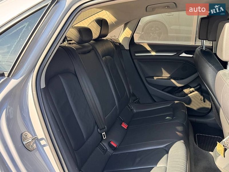 Седан Audi A3 2015 в Киеве