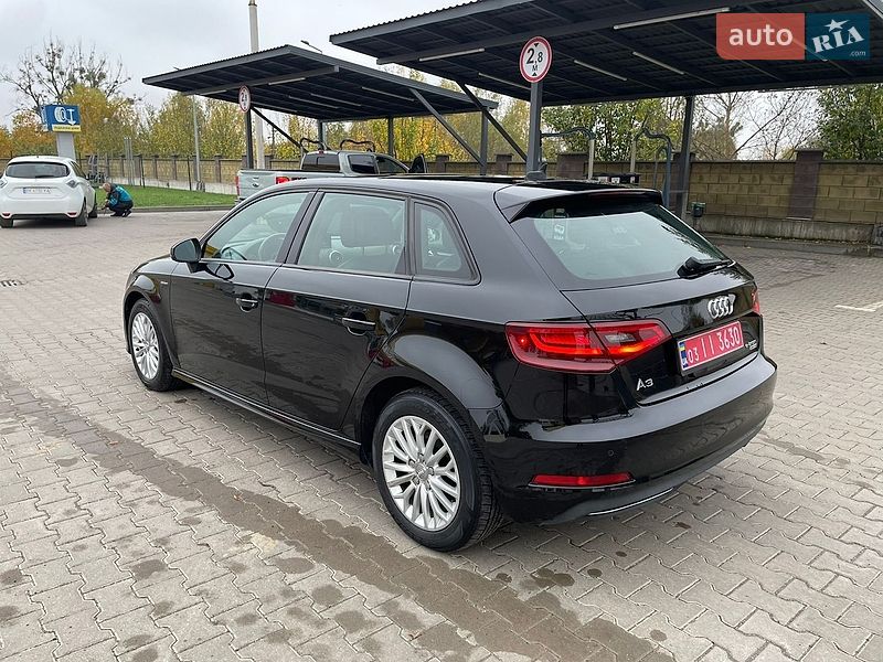 Хэтчбек Audi A3 2016 в Дубно