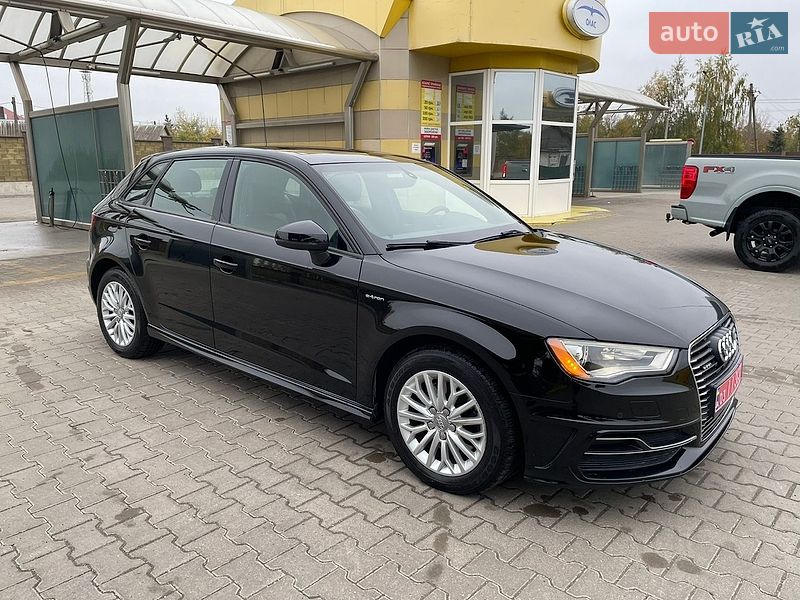 Хэтчбек Audi A3 2016 в Дубно