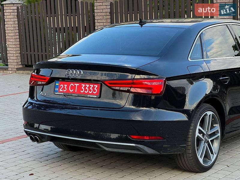 Седан Audi A3 2018 в Старокостянтинові