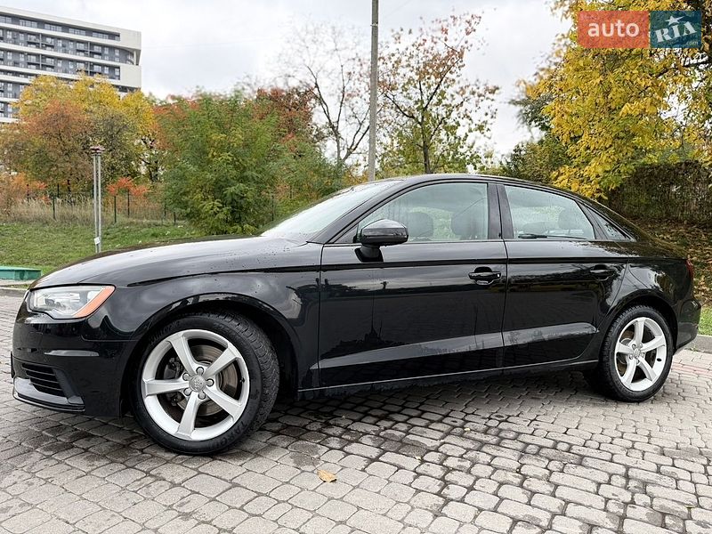 Седан Audi A3 2016 в Львові