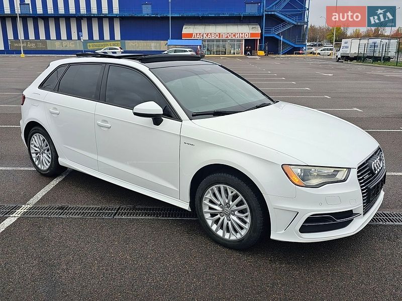 Хэтчбек Audi A3 2016 в Ровно