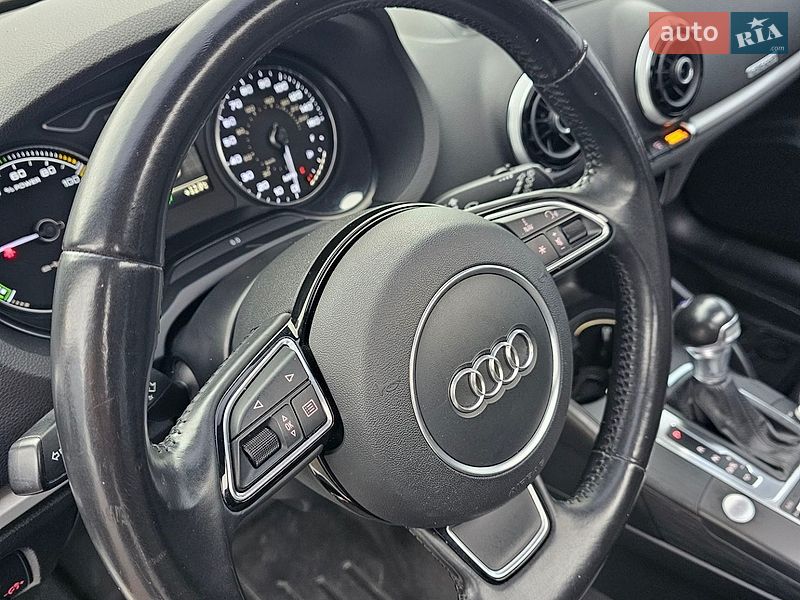 Хэтчбек Audi A3 2016 в Ровно
