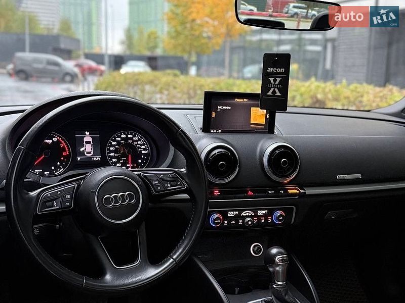Седан Audi A3 2017 в Киеве