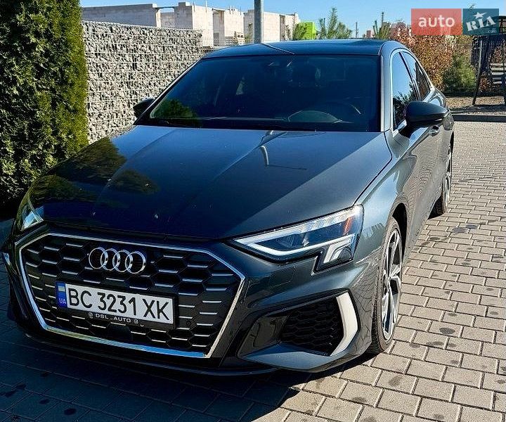 Седан Audi A3 2022 в Самборі