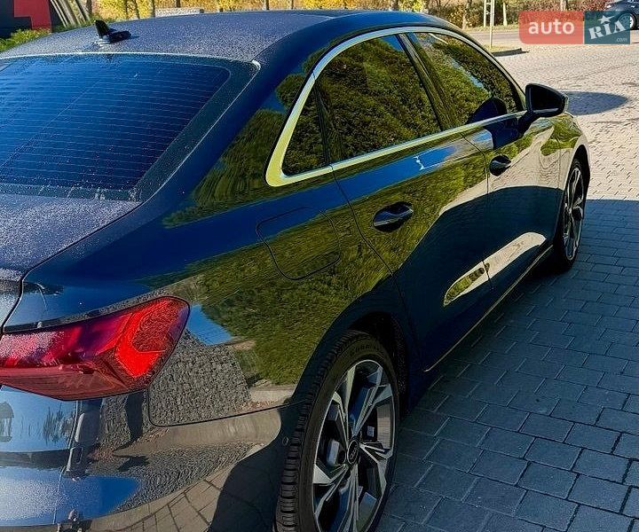 Седан Audi A3 2022 в Самборі