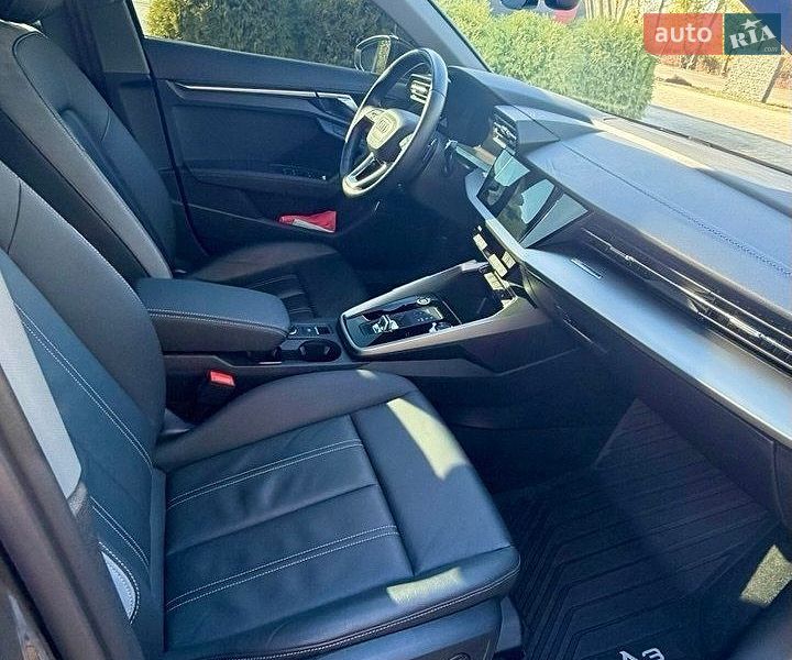 Седан Audi A3 2022 в Самборі