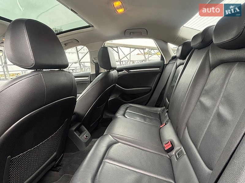 Седан Audi A3 2016 в Киеве
