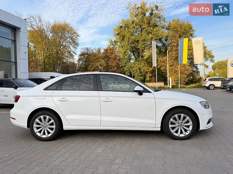 Седан Audi A3 2015 в Житомире
