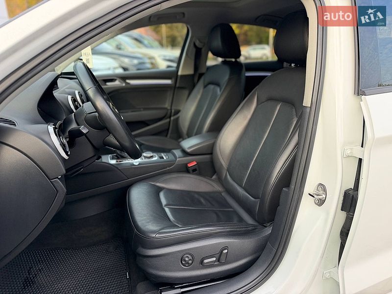 Седан Audi A3 2015 в Житомире