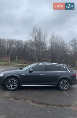 Универсал Audi A4 Allroad 2017 в 