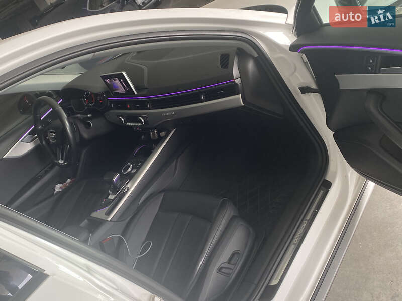 Универсал Audi A4 Allroad 2017 в Киеве