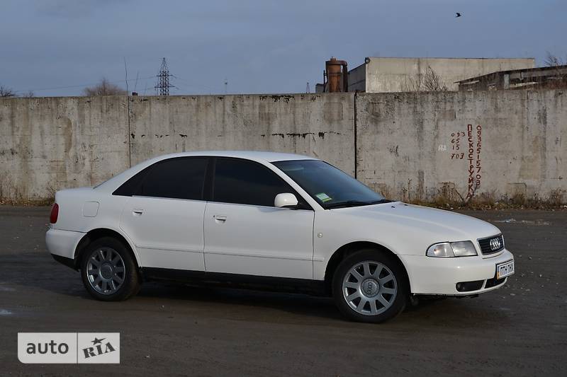 Седан Audi A4 1998 в 