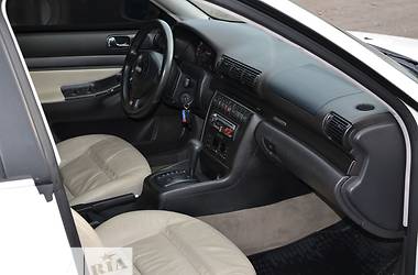 Седан Audi A4 1998 в 