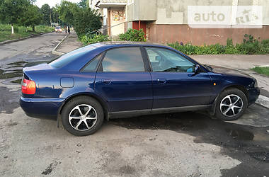Седан Audi A4 1998 в Червонограді
