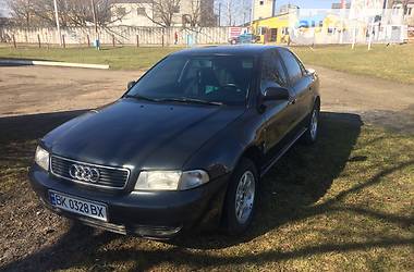 Седан Audi A4 1995 в Владимирце