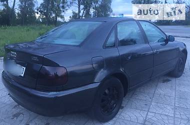 Седан Audi A4 1998 в Нетешине