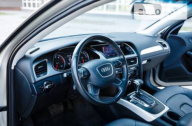 Седан Audi A4 2013 в Ивано-Франковске