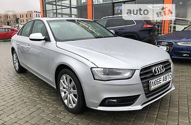 Седан Audi A4 2013 в Львові