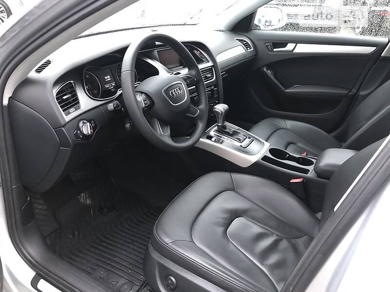 Седан Audi A4 2013 в Львові