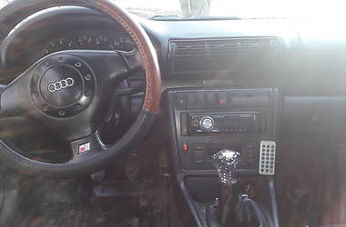 Седан Audi A4 1995 в Львове