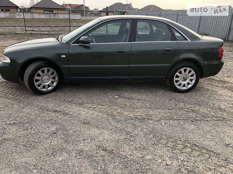 Седан Audi A4 1999 в 