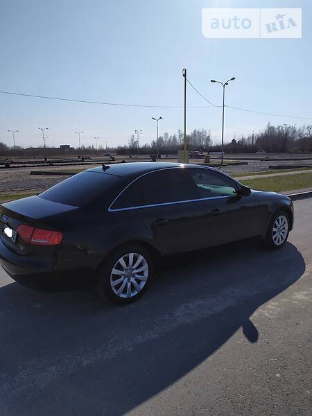 Седан Audi A4 2011 в Львові