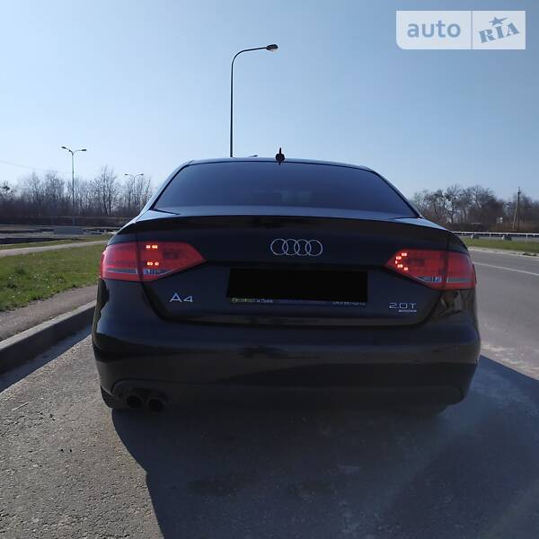 Седан Audi A4 2011 в Львові