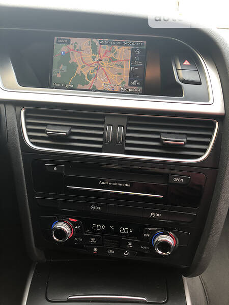Седан Audi A4 2014 в Львове