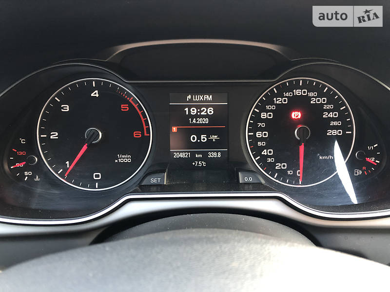Седан Audi A4 2014 в Львове