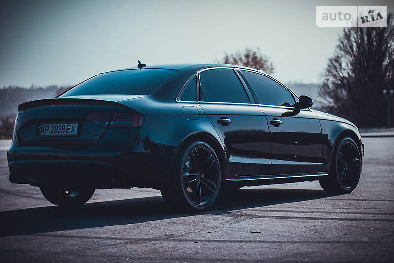 Седан Audi A4 2012 в Запоріжжі