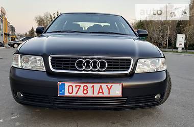 Седан Audi A4 2000 в 