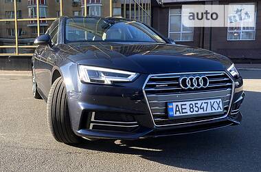 Седан Audi A4 2018 в 