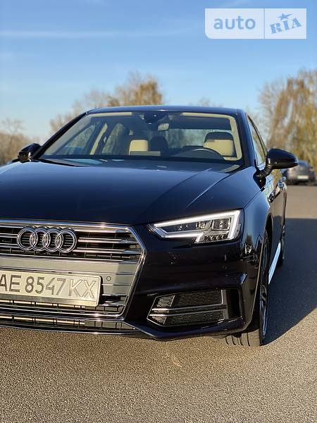 Седан Audi A4 2018 в 