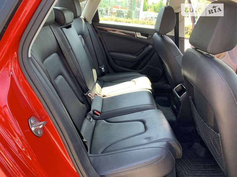 Седан Audi A4 2011 в Луцьку