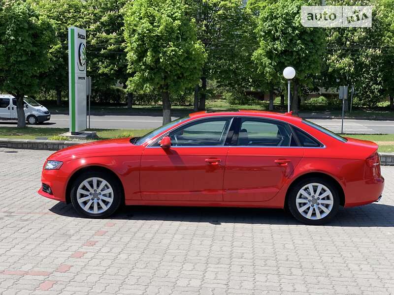 Седан Audi A4 2011 в Луцьку