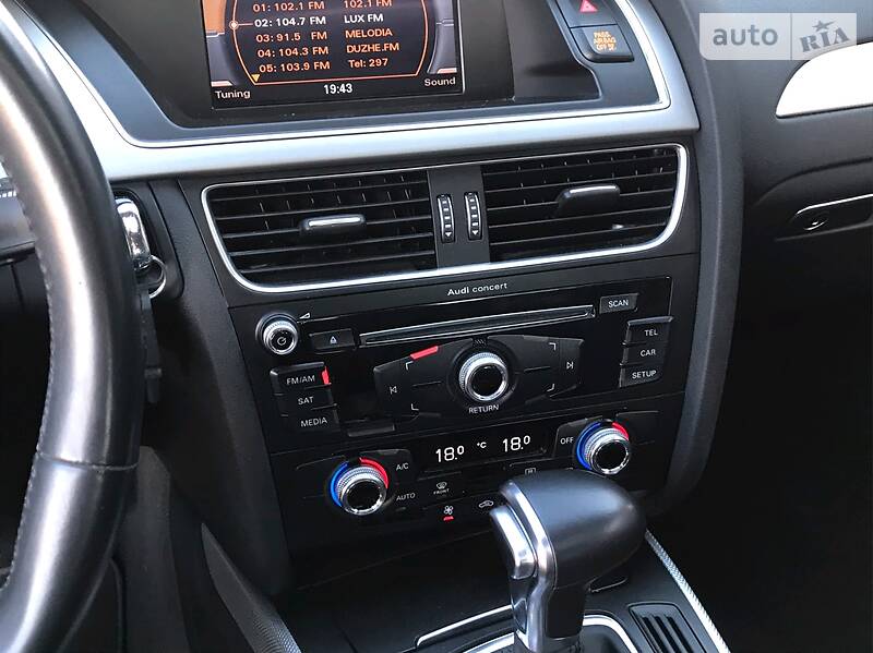 Седан Audi A4 2014 в Львові