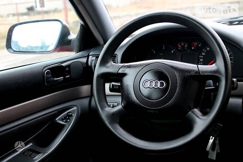 Универсал Audi A4 2001 в Костополе