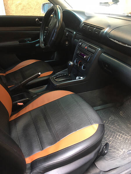 Седан Audi A4 1995 в Чернівцях