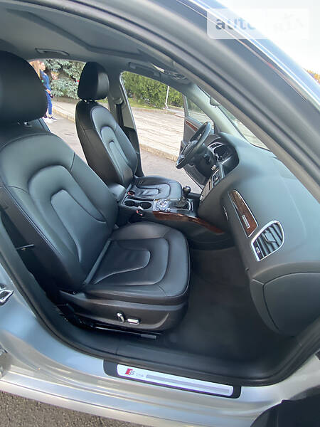 Седан Audi A4 2014 в Рівному