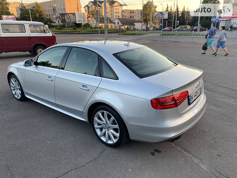 Седан Audi A4 2014 в Рівному