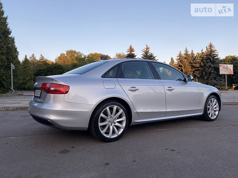Седан Audi A4 2014 в Рівному