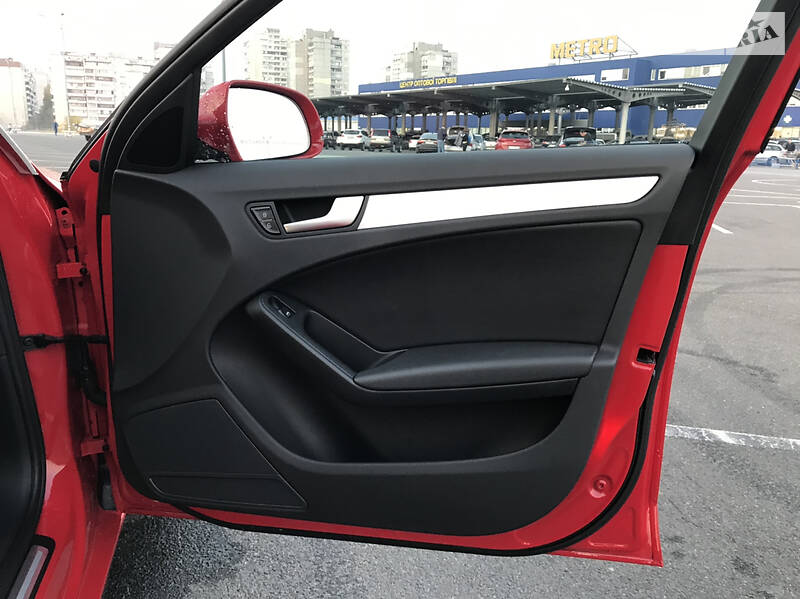 Седан Audi A4 2011 в Києві