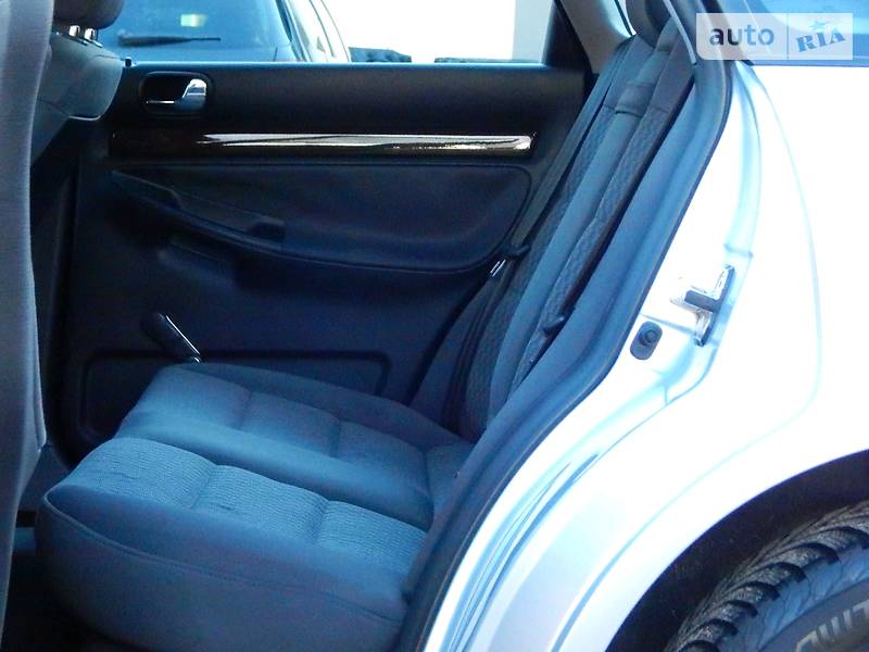 Седан Audi A4 2000 в Сарнах