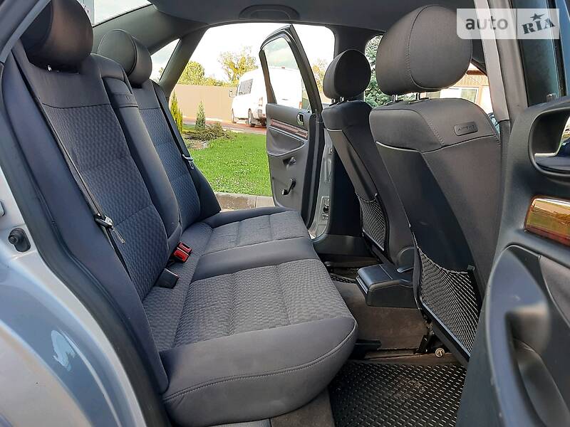 Седан Audi A4 2000 в Сарнах