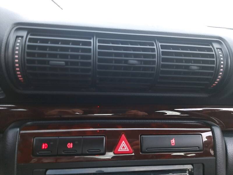 Седан Audi A4 2000 в Сарнах